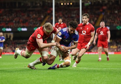 150226 - Wales v France, 2026 Guinness Six Nations - Theo Attissogbe of France dives over only for the try to be ruled out for offside