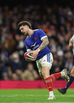 150226 - Wales v France, 2026 Guinness Six Nations - Matthieu Jalibert of France races in to score try