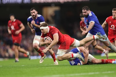 150226 - Wales v France, 2026 Guinness Six Nations - Ben Carter of Wales is tackled