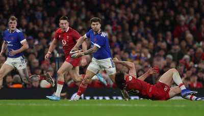 150226 - Wales v France, 2026 Guinness Six Nations - Matthieu Jalibert of France looks for support