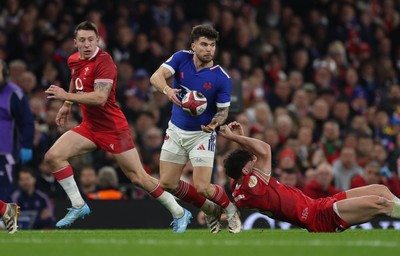 150226 - Wales v France, 2026 Guinness Six Nations - Matthieu Jalibert of France looks for support