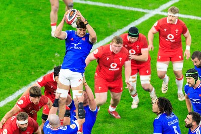 150226 - Wales v France - Guinness Six Nations - Oscar Jegou of France wins a lineout