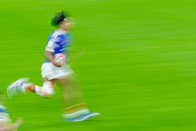 150226 - Wales v France - Guinness Six Nations - Theo Attissogbe of France on the way to scoring a try