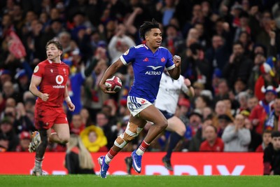 150226 - Wales v France - Guinness Men's Six Nations - Theo Attissogbe of France runs in to score a try