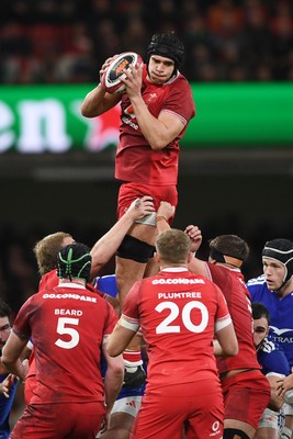 150226 - Wales v France - Guinness Men's Six Nations - Dafydd Jenkins of Wales wins the line-out