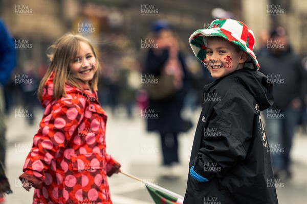 150226 - Wales v France - Guinness Six Nations - Fans in Cardiff City Centre ahead of the game 
