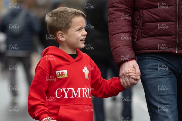 150226 - Wales v France - Guinness Six Nations - Fans in Cardiff City Centre ahead of the game 