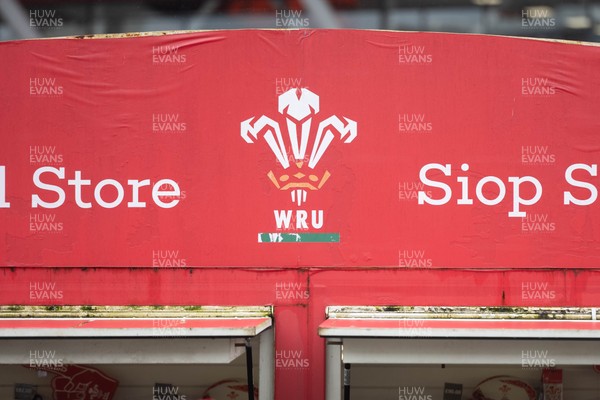 150226 - Wales v France - Guinness Six Nations - Fans in Cardiff City Centre ahead of the game 