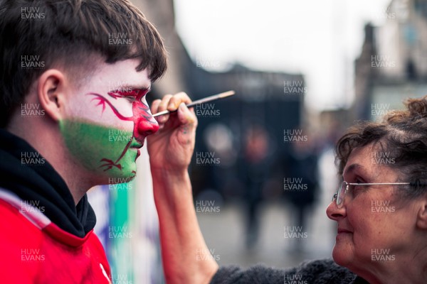 150226 - Wales v France - Guinness Six Nations - Fans in Cardiff City Centre ahead of the game 