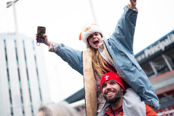 150226 - Wales v France - Guinness Six Nations - Fans in Cardiff City Centre ahead of the game 