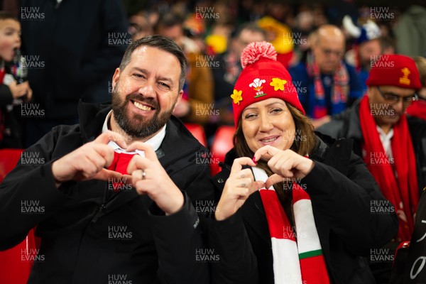 150226 - Wales v France - Fans during the game 