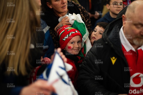 150226 - Wales v France - Guinness Six Nations - Fans during the game 