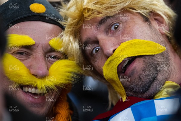 150226 - Wales v France - Fans during the game 