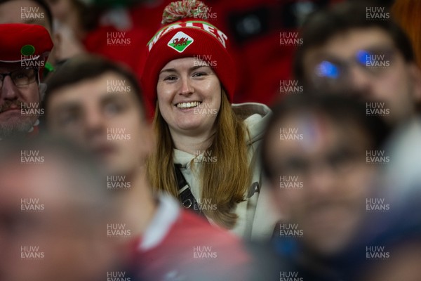 150226 - Wales v France - Fans during the game 