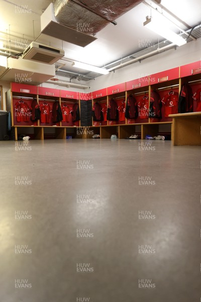 150226 - Wales v France - Guinness Six Nations Championship - Wales dressing room before the game
