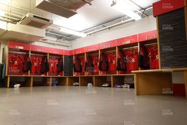 150226 - Wales v France - Guinness Six Nations Championship - Wales dressing room before the game