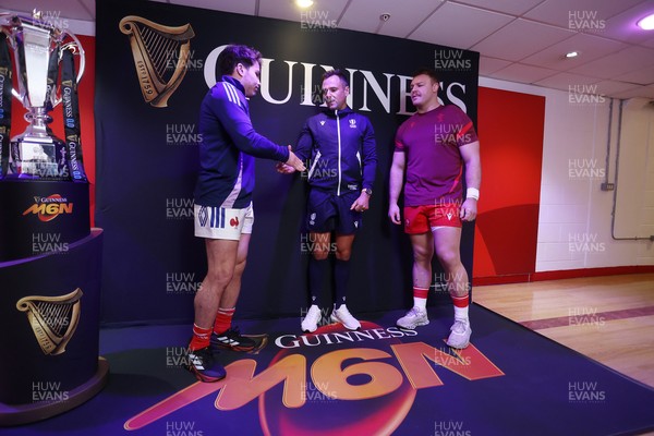 150226 - Wales v France - Guinness Six Nations Championship - Captains Antoine Dupont of France and Dewi Lake of Wales during the coin toss