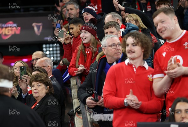 150226 - Wales v France - Guinness Six Nations Championship - Wales fans