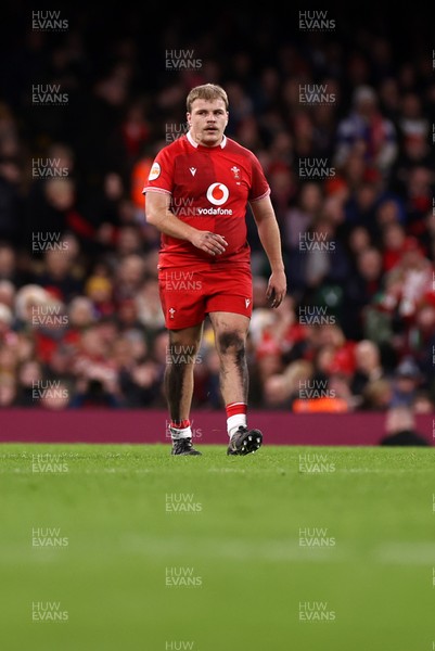 150226 - Wales v France - Guinness Six Nations Championship - Archie Griffin of Wales 
