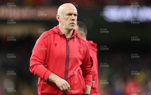 150226 - Wales v France, 2026 Guinness Six Nations - Wales head coach Steve Tandy during warm up