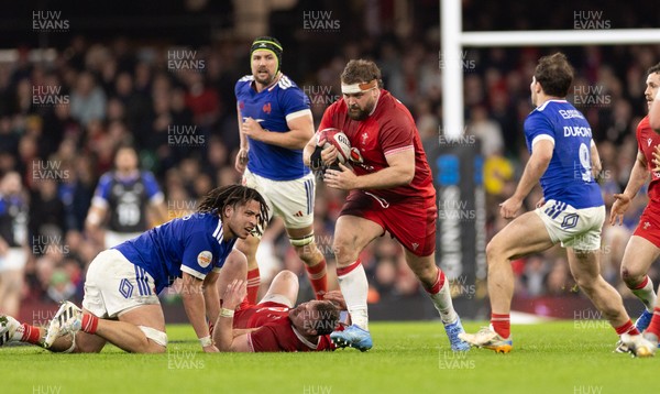 150226 - Wales v France, 2026 Guinness Six Nations - Tomas Francis of Wales  charges forward