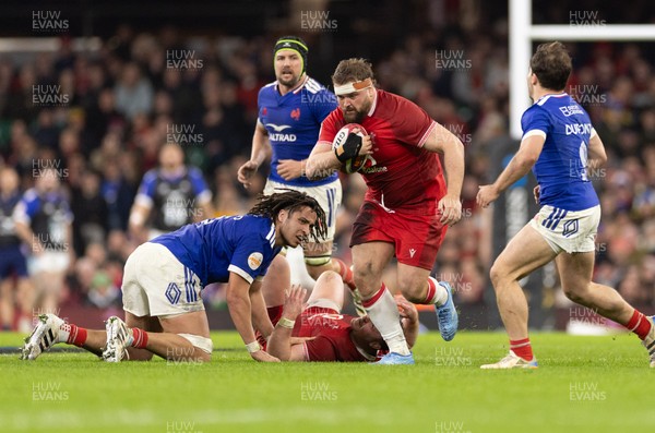 150226 - Wales v France, 2026 Guinness Six Nations - Tomas Francis of Wales  charges forward