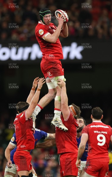 150226 - Wales v France, 2026 Guinness Six Nations - Adam Beard of Wales wins the line out