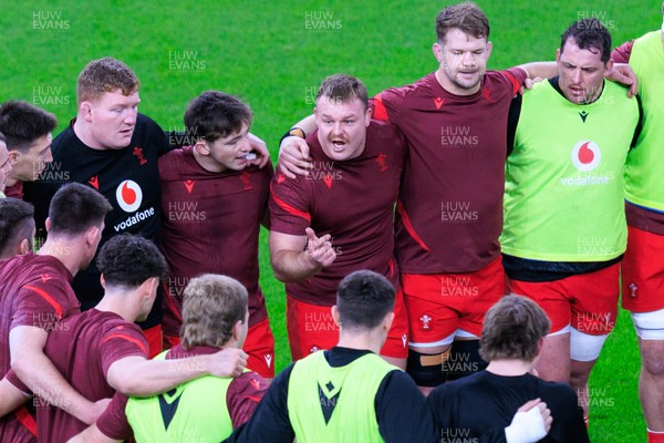 150226 - Wales v France - Guinness Six Nations - Dewi Lake of Wales talks to the Wales team in a huddle before the match