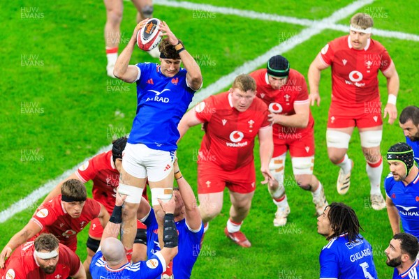 150226 - Wales v France - Guinness Six Nations - Oscar Jegou of France wins a lineout