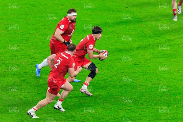 150226 - Wales v France - Guinness Six Nations - Alex Mann of Wales on the attack