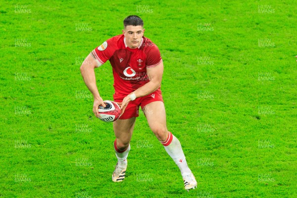 150226 - Wales v France - Guinness Six Nations - Joe Hawkins of Wales passes the ball