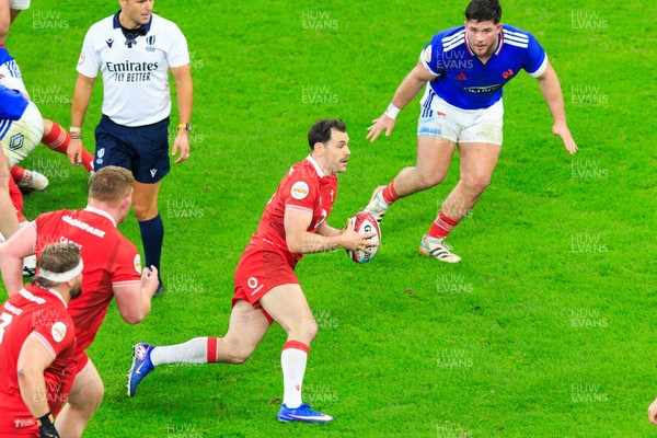 150226 - Wales v France - Guinness Six Nations - Tomos Williams of Wales looks for a gap
