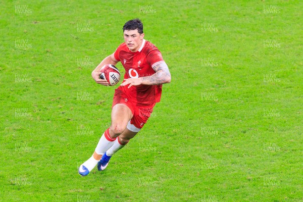 150226 - Wales v France - Guinness Six Nations - Louis Rees-Zammit of Wales