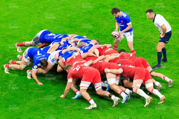 150226 - Wales v France - Guinness Six Nations - Scrum
