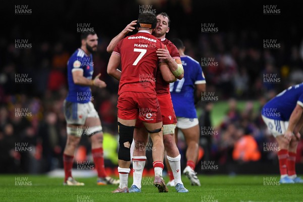 150226 - Wales v France - Guinness Men's Six Nations - Ryan Elias and Alex Mann of Wales at full time