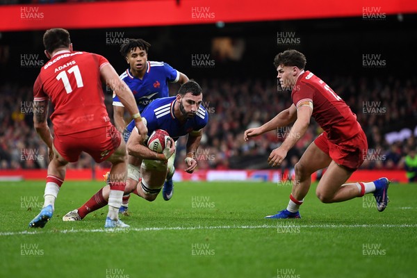 150226 - Wales v France - Guinness Men's Six Nations - Charles Ollivon of France dives over to score a try