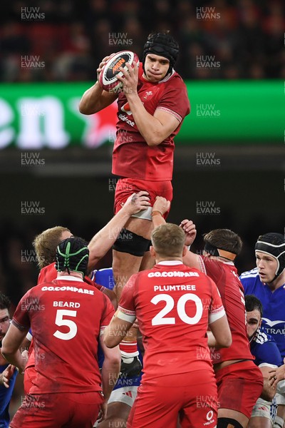 150226 - Wales v France - Guinness Men's Six Nations - Dafydd Jenkins of Wales wins the line-out