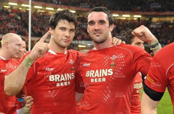 15.03.08 - Wales v France - RBS Six Nations 2008 - Wales' Mike Phillips and Jonathan Thomas celebrate after beating France to win the grand slam 