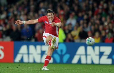 15.10.11 - Wales v France - Rugby World Cup Semi-Final 2011 - James Hook of Wales attempts a drop-goal. 