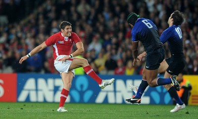 15.10.11 - Wales v France - Rugby World Cup Semi-Final 2011 - James Hook of Wales attempts a drop-goal. 