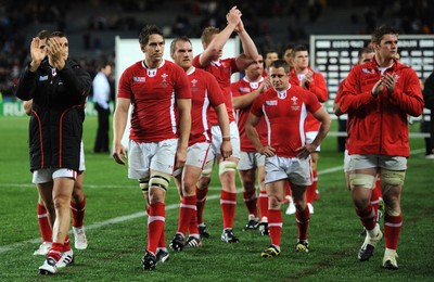 15.10.11 - Wales v France - Rugby World Cup Semi-Final 2011 - Wales players look dejected at the end of the game. 