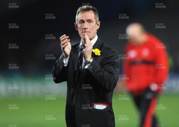 15.10.11 - Wales v France - Rugby World Cup Semi-Final 2011 - Rob Howley of Wales look dejected at the end of the game. 