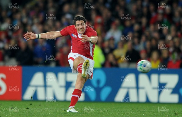 15.10.11 - Wales v France - Rugby World Cup Semi-Final 2011 - James Hook of Wales attempts a drop-goal. 