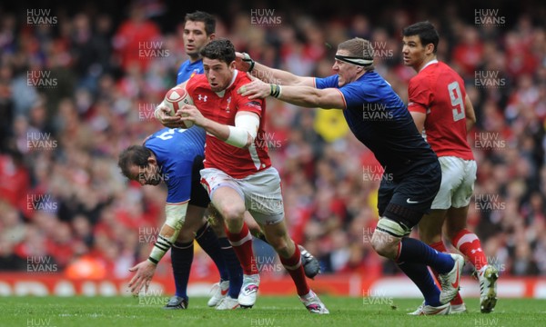 170312 - Wales v France - RBS Six Nations 2012 -Alex Cuthbert of Wales gets past Imanol Harinordoquy of France