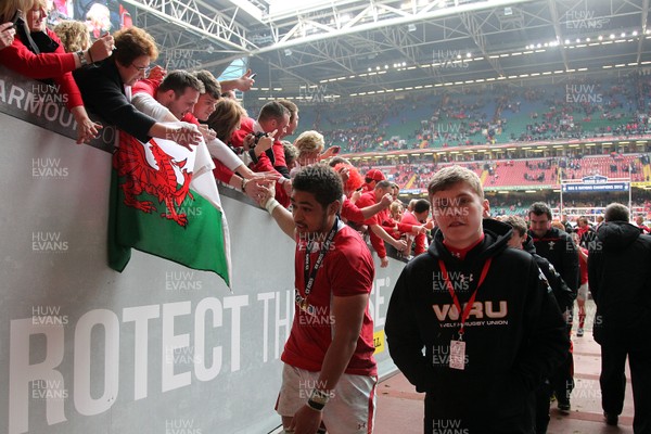 170312 -  Wales v France, RBS 6 Nations - Wales' Toby Faletau celebrates Grand Slam victory