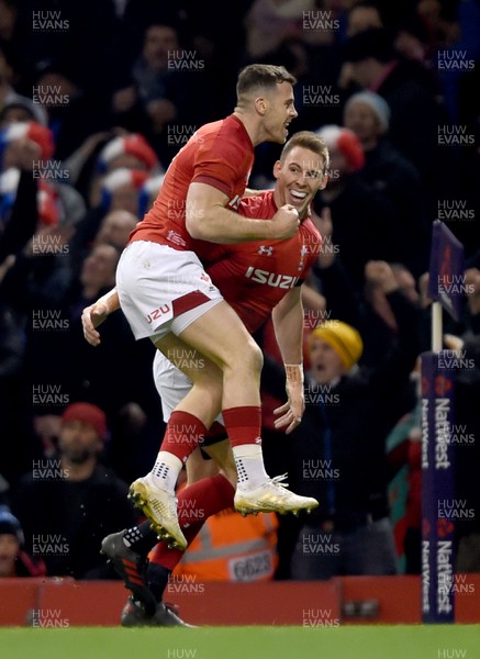 170318 - Wales v France - NatWest 6 Nations -  Gareth Davies of Wales celebrates try with Liam Williams of Wales 
