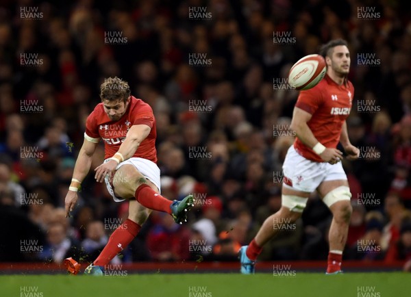 170318 - Wales v France - NatWest 6 Nations -  Leigh Halfpenny of Wales kicks at goal