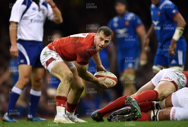 170318 - Wales v France - NatWest 6 Nations -  Gareth Davies of Wales gets the ball away