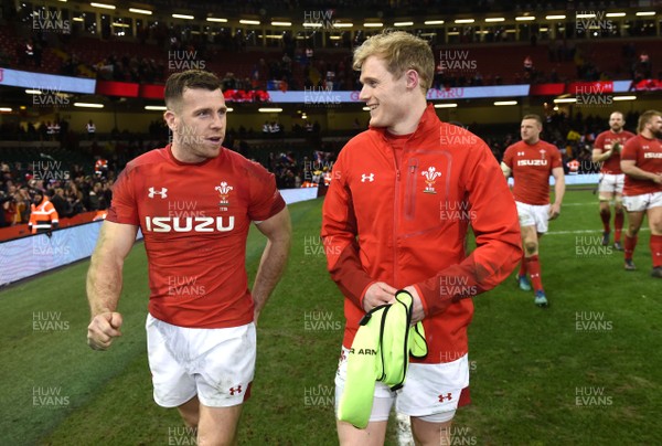 170318 - Wales v France - NatWest 6 Nations 2018 - Gareth Davies and Aled Davies of Wales at the end of the game