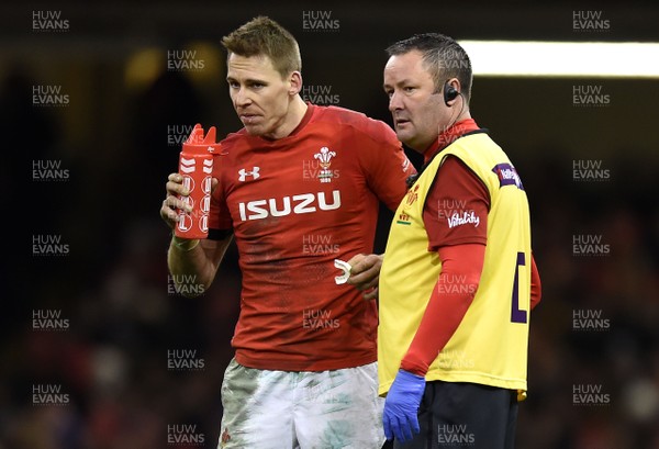 170318 - Wales v France - NatWest 6 Nations 2018 - Liam Williams and Doctor Geoff Davies